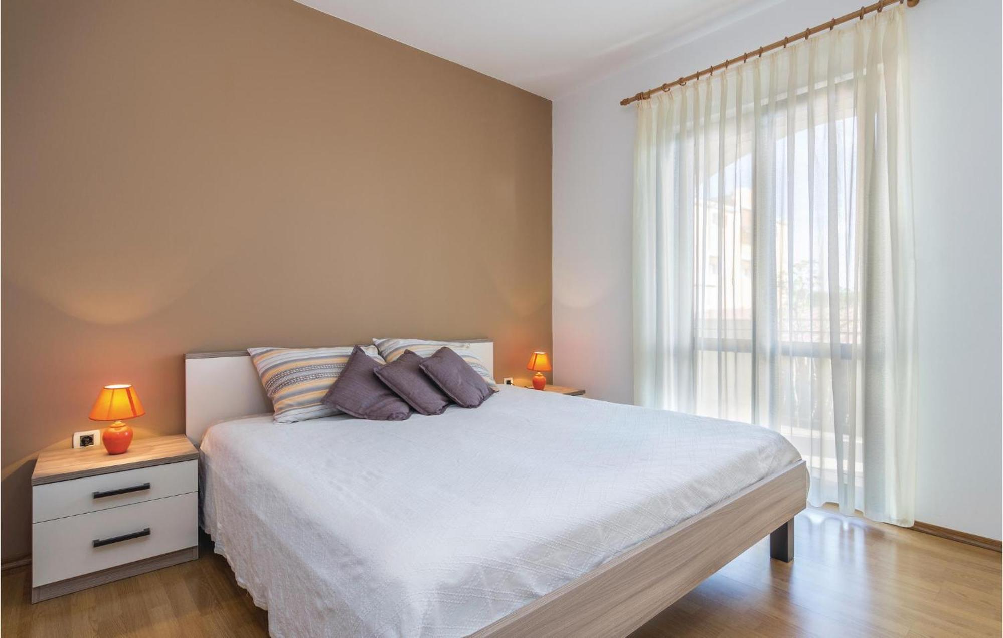Cozy Apartment In Porec With Wifi 外观 照片