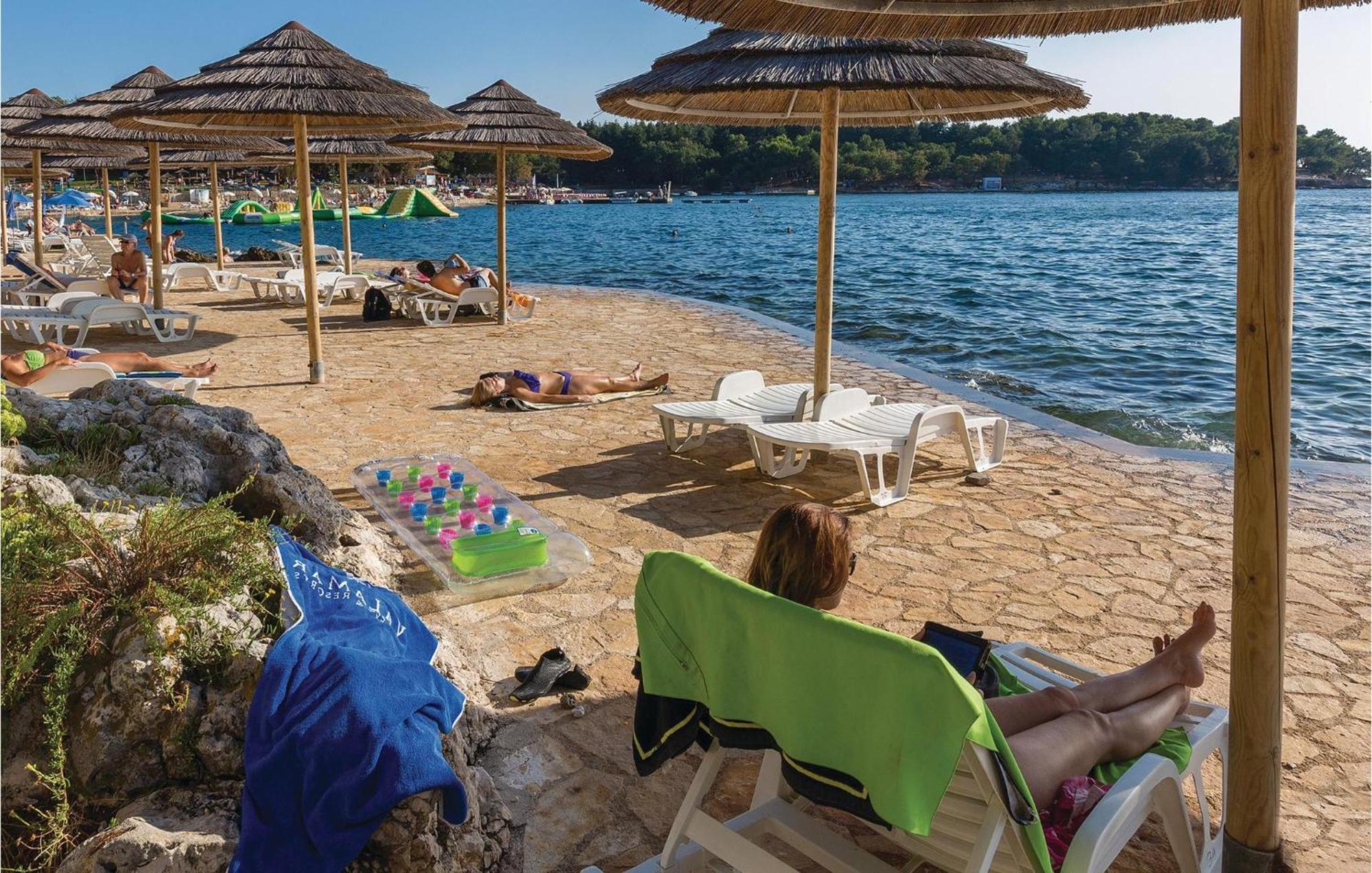 Cozy Apartment In Porec With Wifi 外观 照片